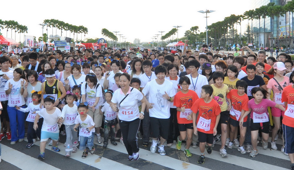 人氣歌手JJ林俊傑，率領近5000位民眾共同開跑